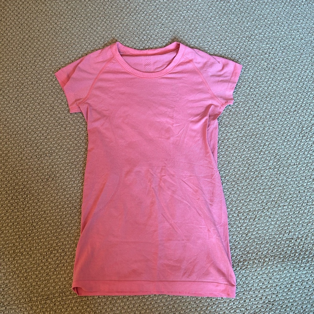 Lululemon swiftly shirt // only worn once!